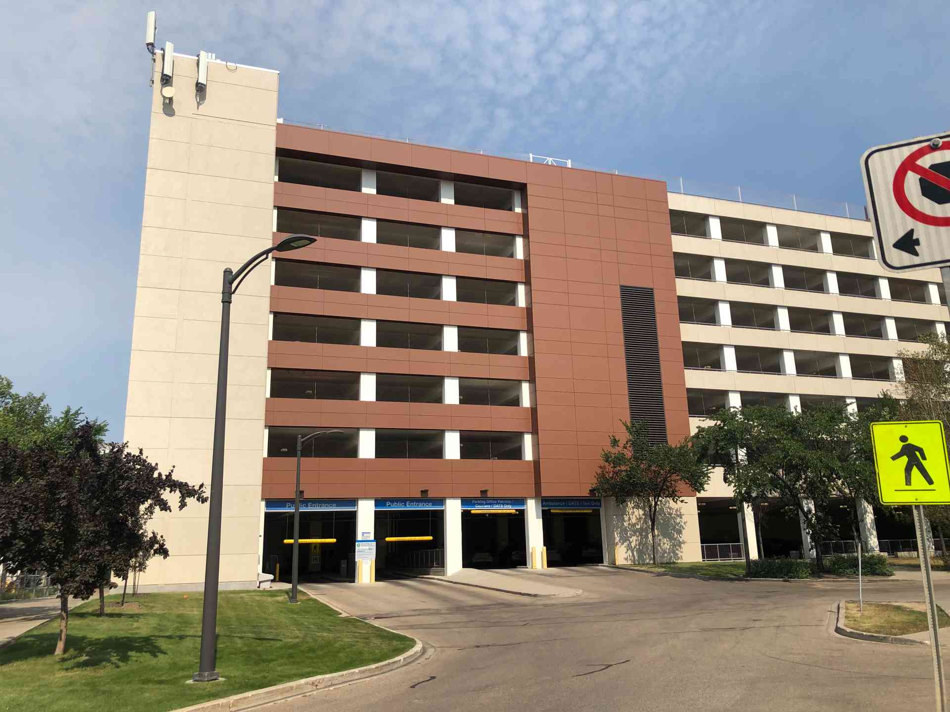 UofA - Kaye Edmonton Clinic Parkade